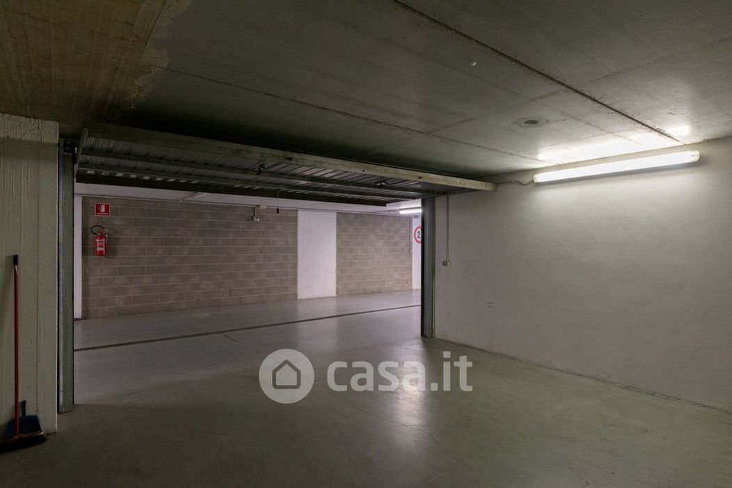 Garage/Posto auto in Affitto in Via Padova 186 a Milano