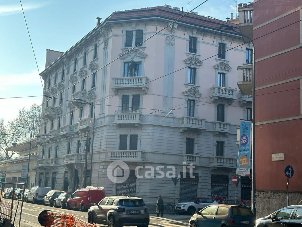 Appartamento in Vendita in Viale Carlo Espinasse 5 a Milano