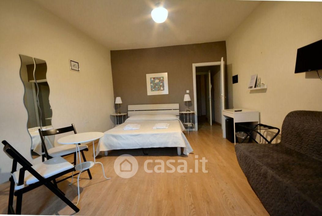 Appartamento in Vendita in Via dell'Anfiteatro a Lucca