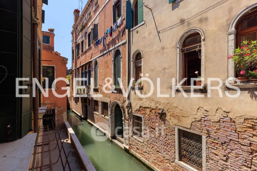 Appartamento in Vendita in Fondamenta de le Grue a Venezia