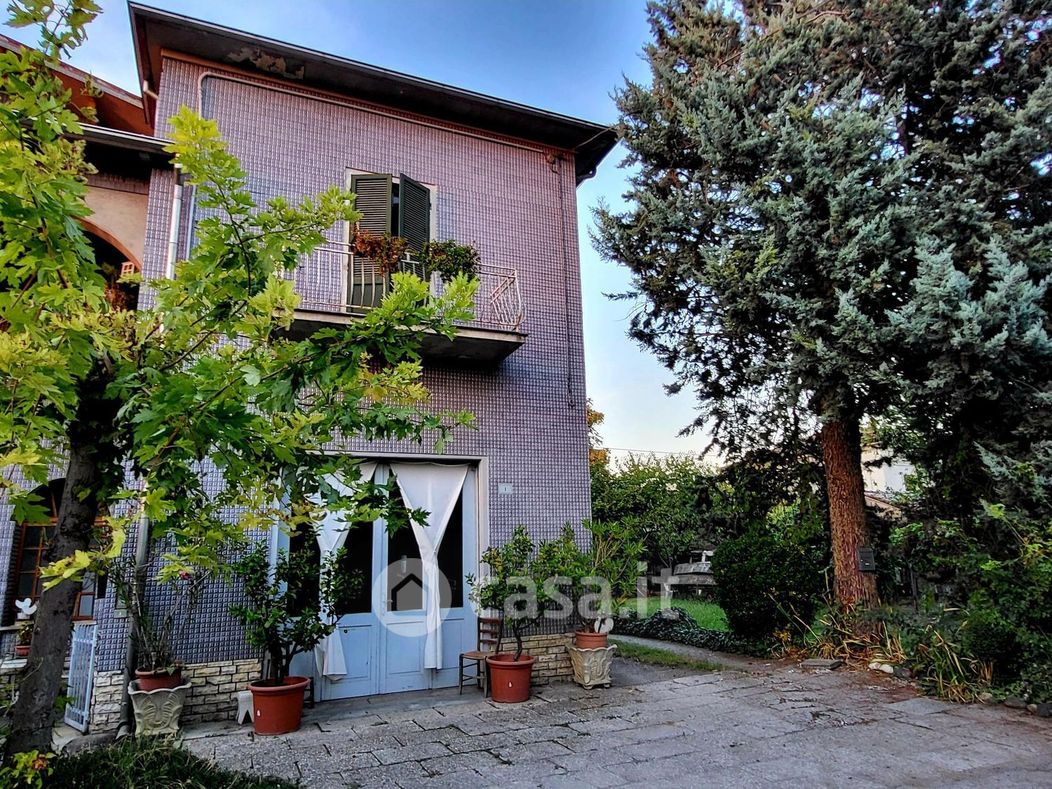 Casa Bi/Trifamiliare in Vendita in Via Carraia dei Vecchi 1 a Sissa Trecasali