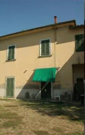 Villa in Vendita in Via Valsesia 3 a Empoli