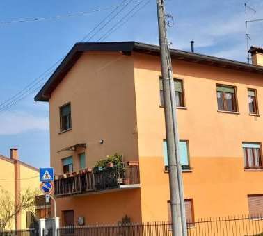 Appartamento in Vendita in Via Ippolito Nievo a Pavia di Udine