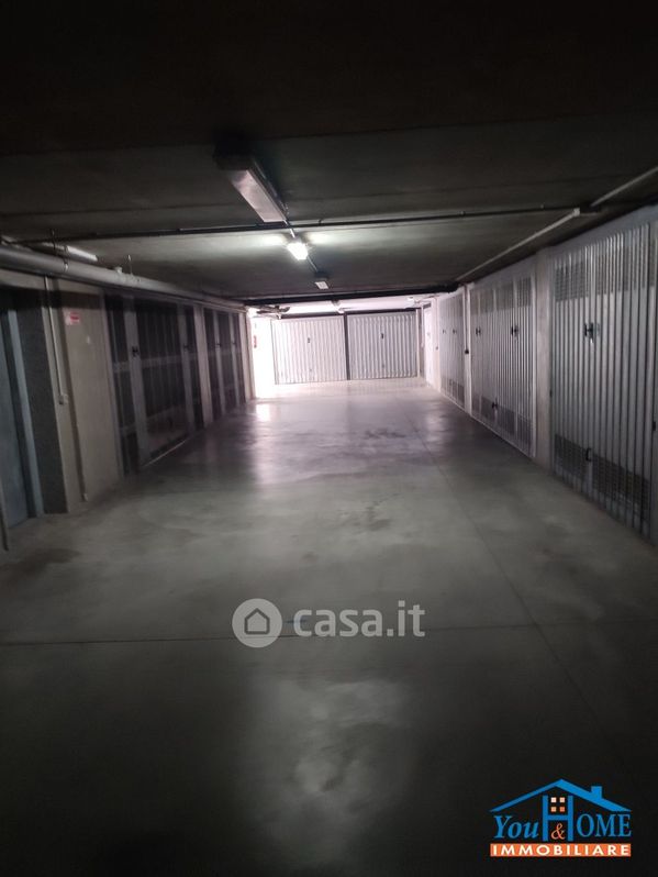 Garage/Posto auto in Vendita in Via Calabria 10 a Bari