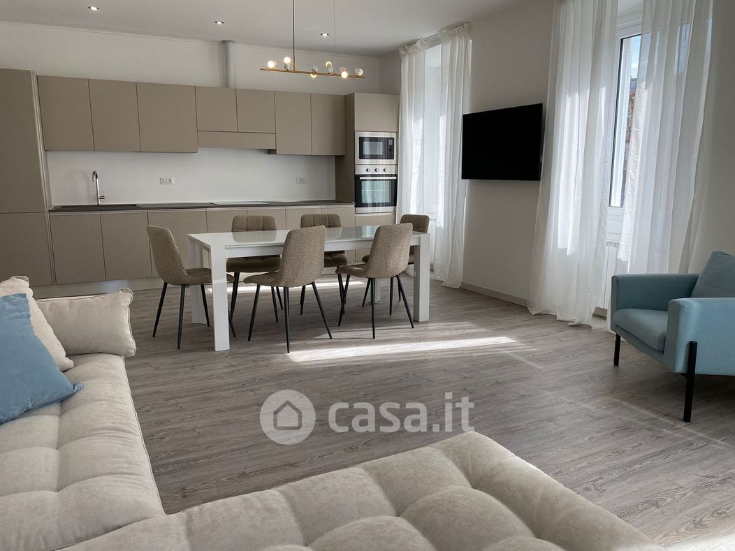 Appartamento in Affitto in Via Petronio 2 a Trieste