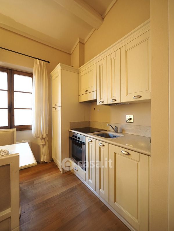 Appartamento in Affitto in Via del Ponte alle Riffe 18 a Firenze