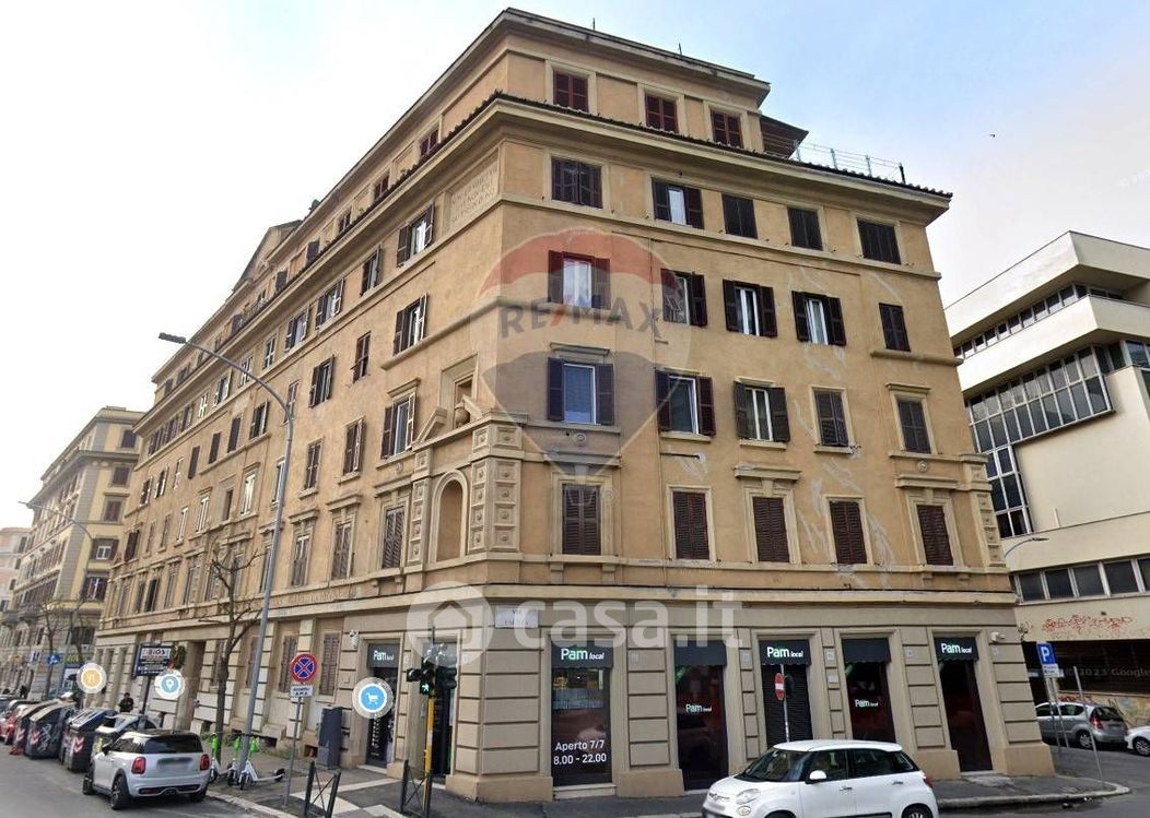Appartamento in Vendita in Via Taranto 6 a Roma