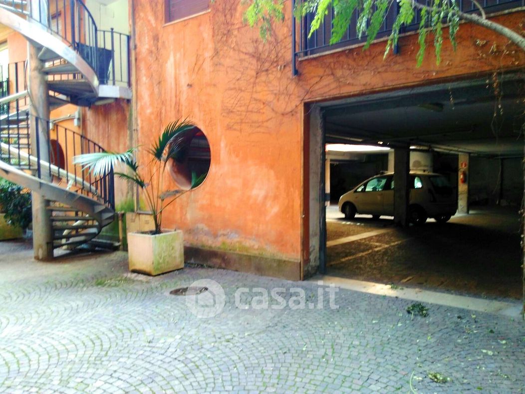 Garage/Posto auto in Vendita in Via delle Mantellate a Roma