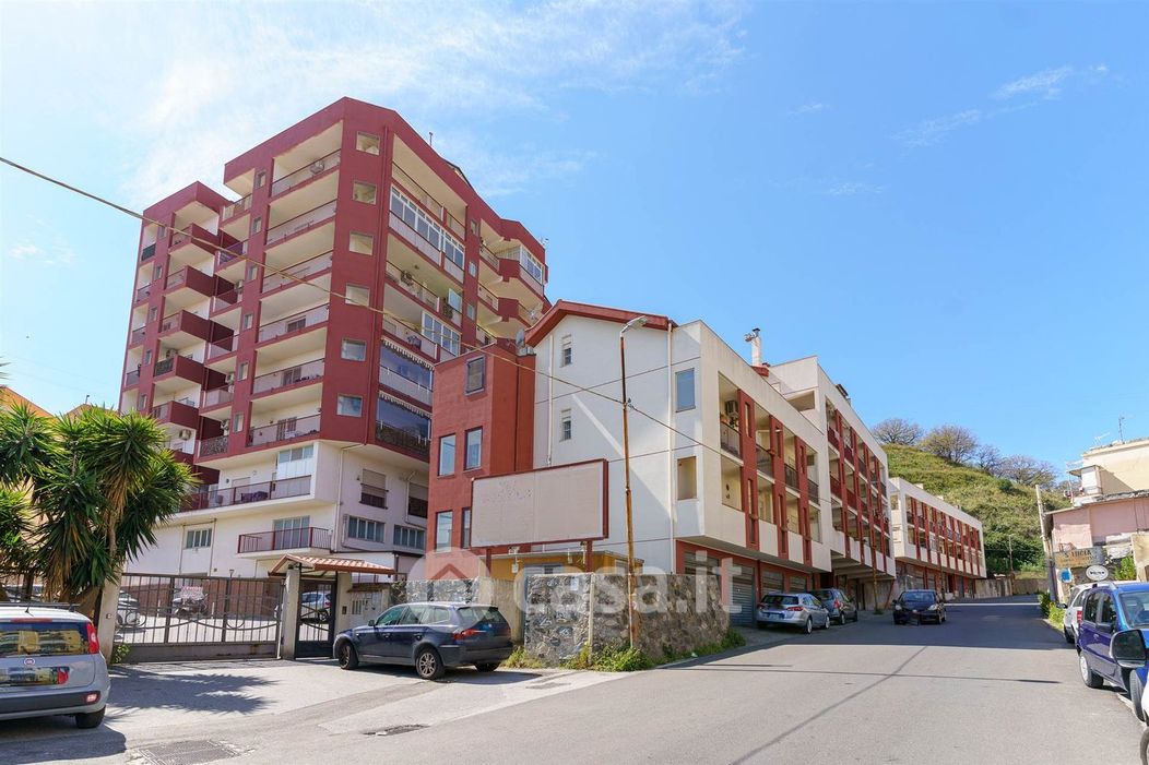 Appartamento in Vendita in Strada Comunale Santa Lucia 77 a Messina