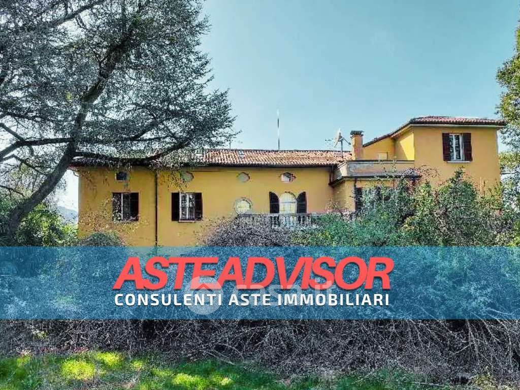 Villa in Vendita in Via San Giacomo 4 -6 a Como
