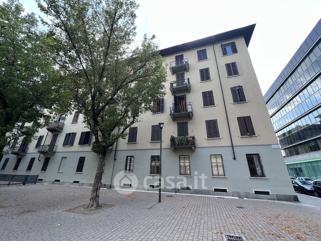 Appartamento in Vendita in Via Alassio 10 a Torino
