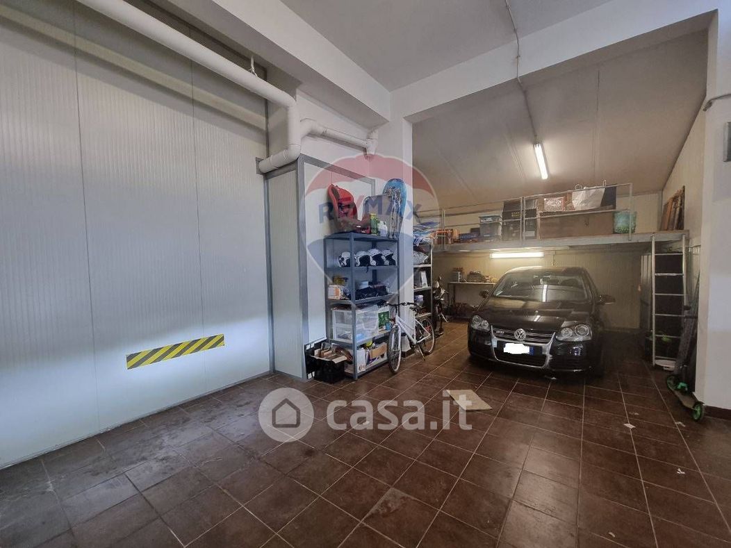 Garage/Posto auto in Vendita in Via Giuseppe Sciuti 81 a Palermo