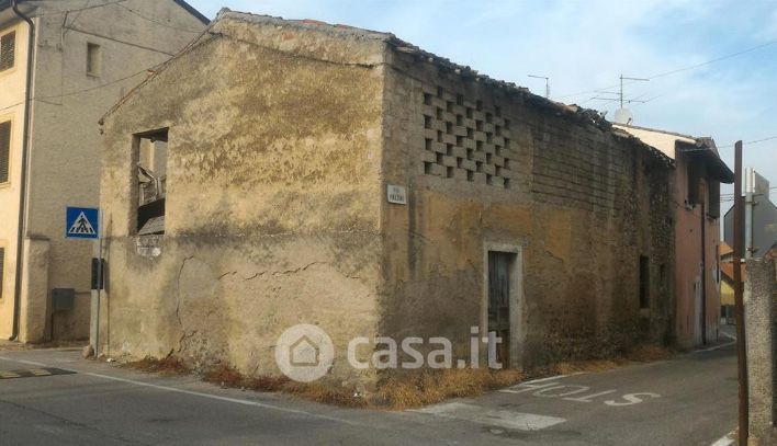 Rustico/Casale in Vendita in Via Mazzini 50 a Castelnuovo del Garda