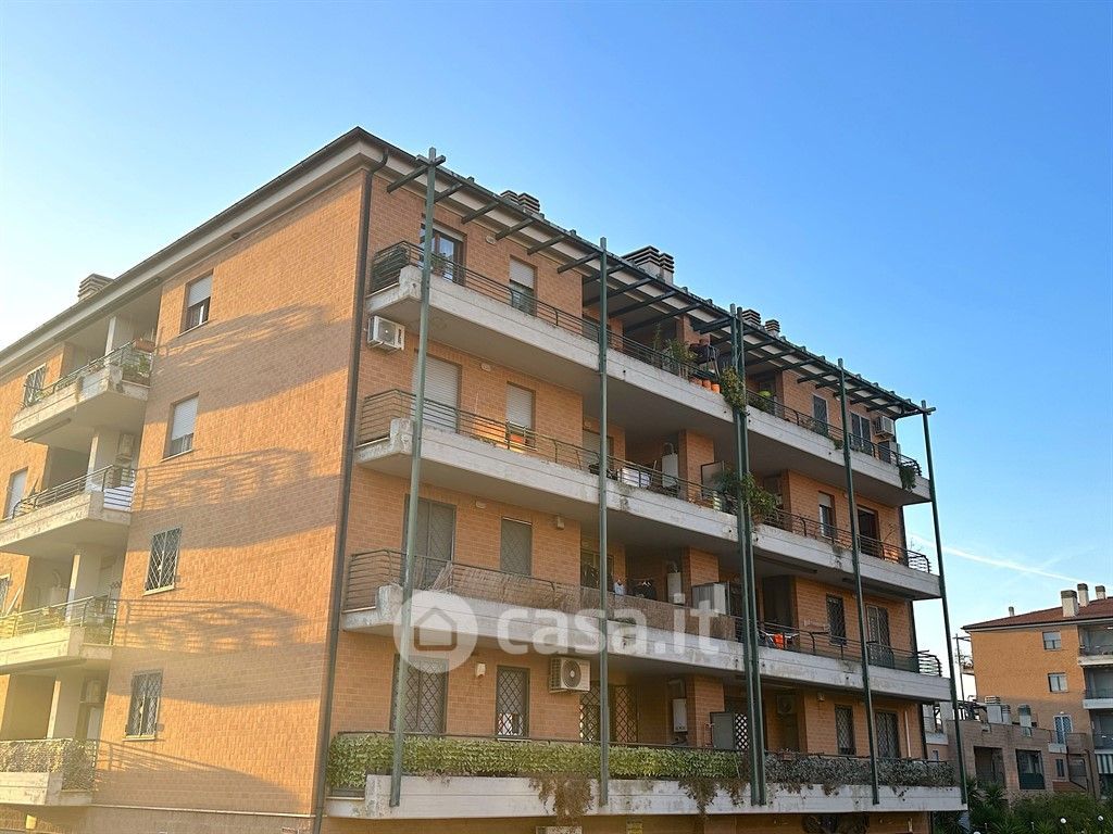 Appartamento in Vendita in Via Fraine a Roma