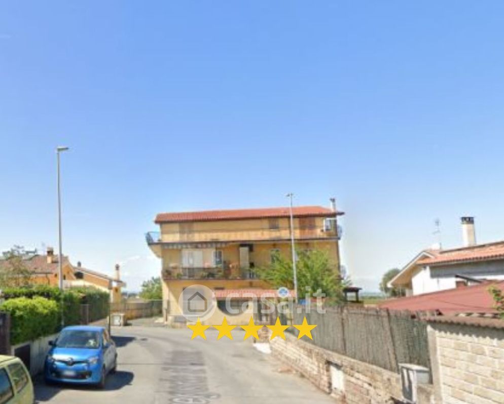 Appartamento in Vendita in Via San Gregorio di Catania a Roma