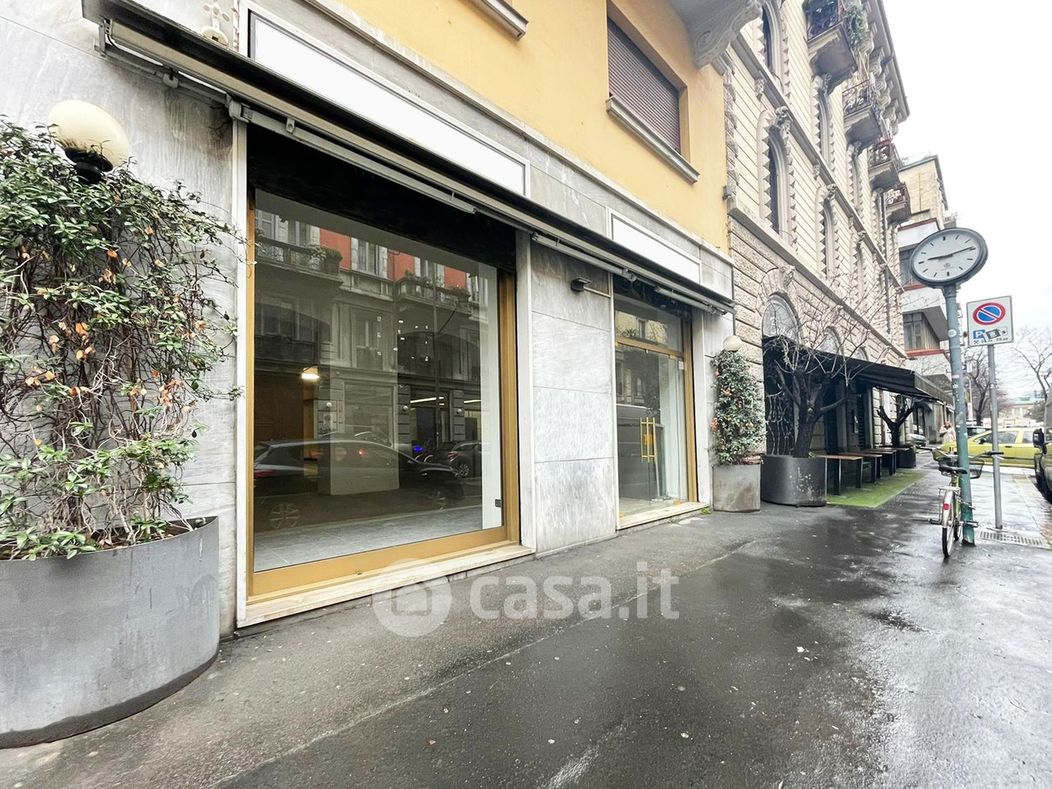 Negozio/Locale commerciale in Affitto in Via Felice Casati 12 a Milano