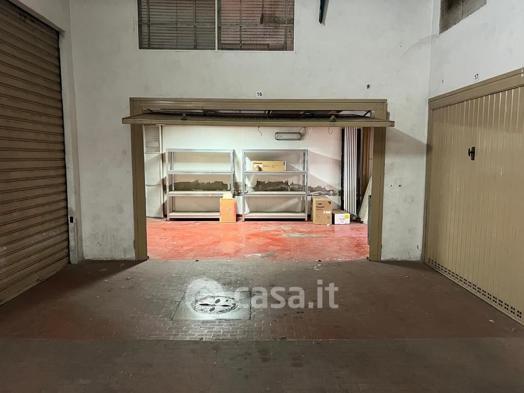 Garage/Posto auto in Vendita in Via Valdinievole a Firenze