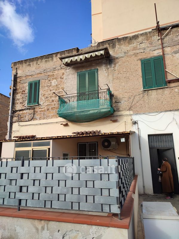 Appartamento in Vendita in Via Emiro Giafar a Palermo
