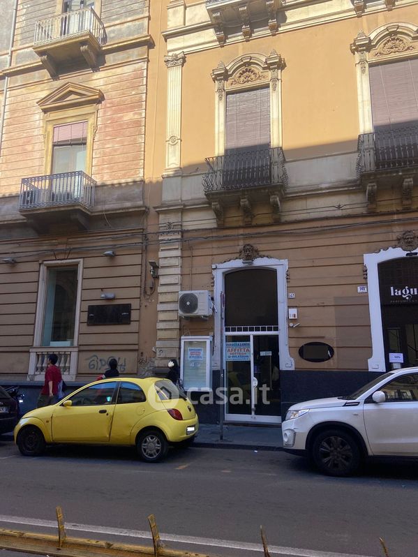 Negozio/Locale commerciale in Affitto in Via Umberto I 147 a Catania