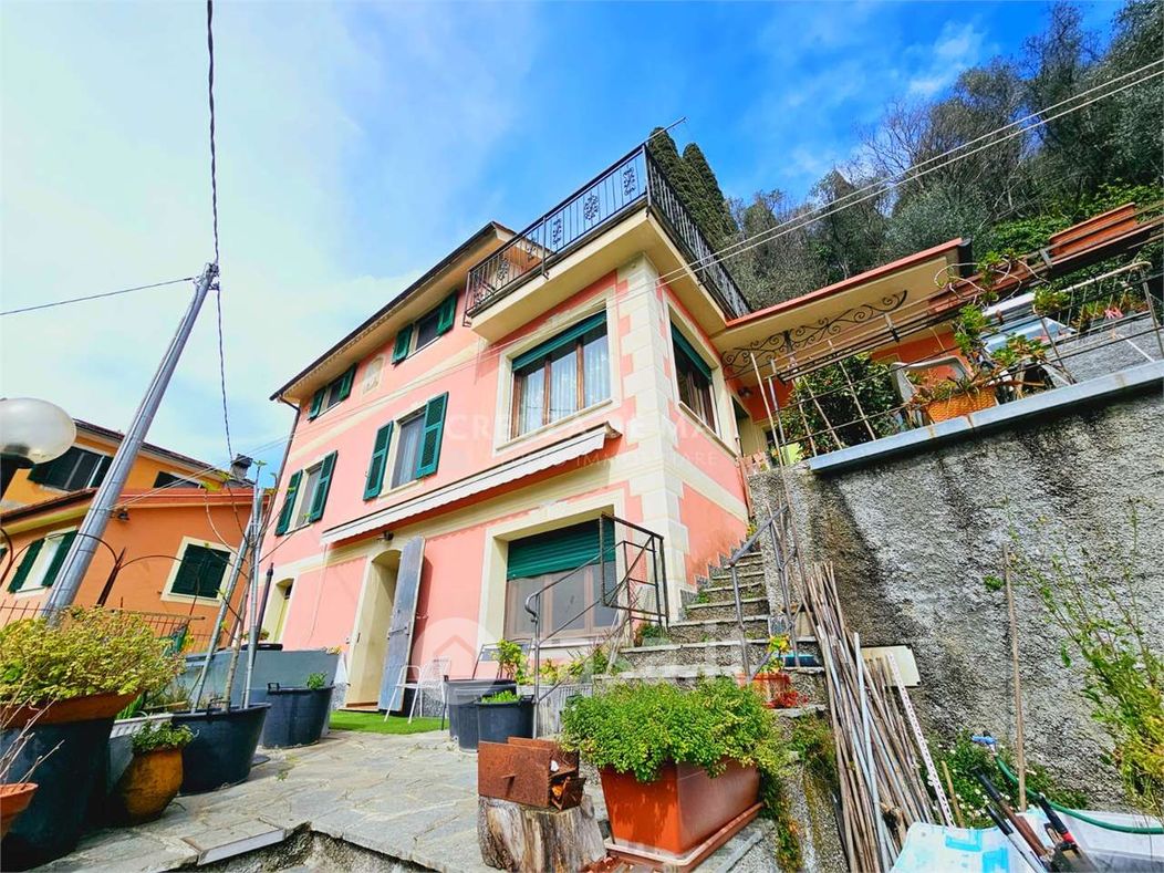 Villa in Vendita in Località Foggia a Rapallo