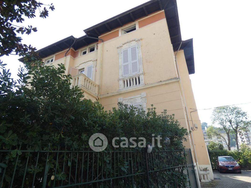 Appartamento in Vendita in Via Vespucci a Genova