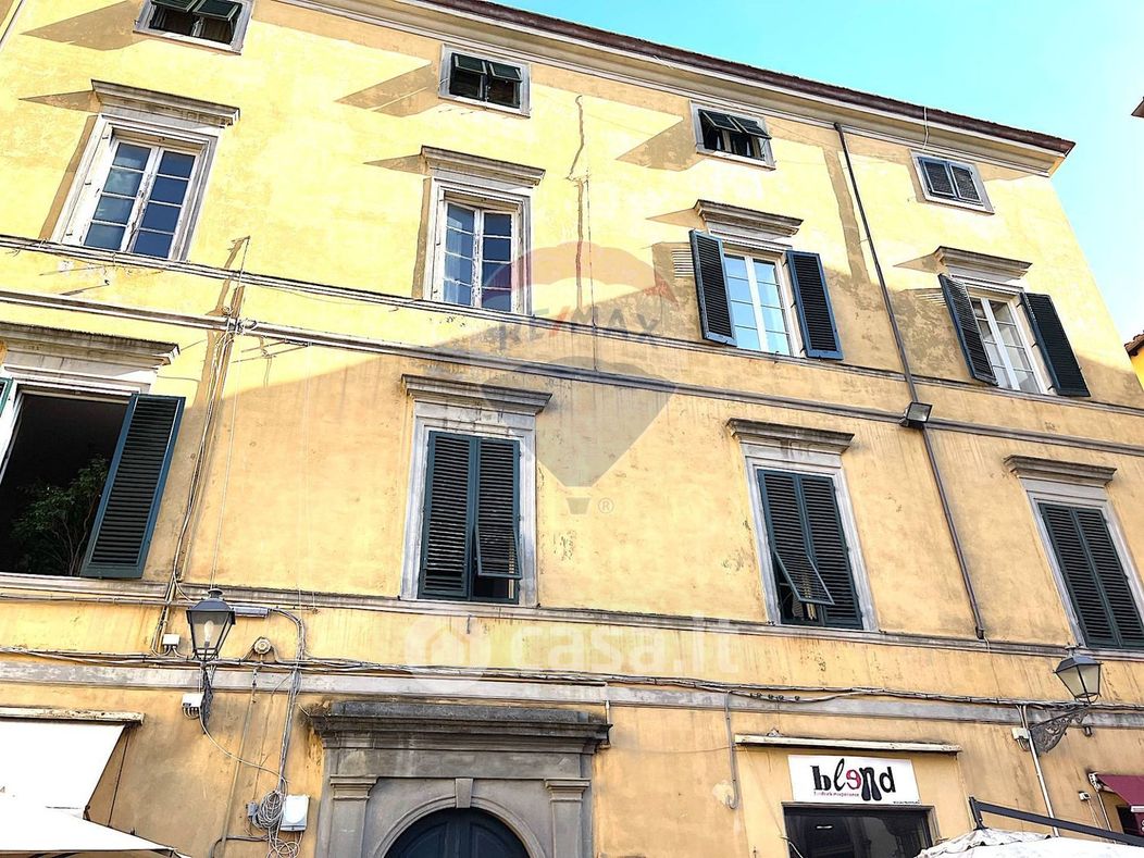 Appartamento in Vendita in Piazza San Giusto a Lucca