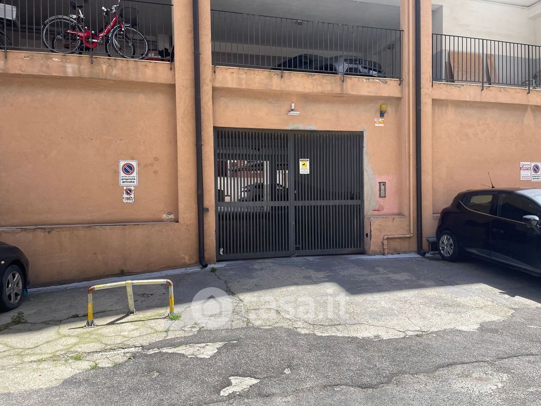 Garage/Posto auto in Affitto in Via Santa Maria del Selciato a Messina