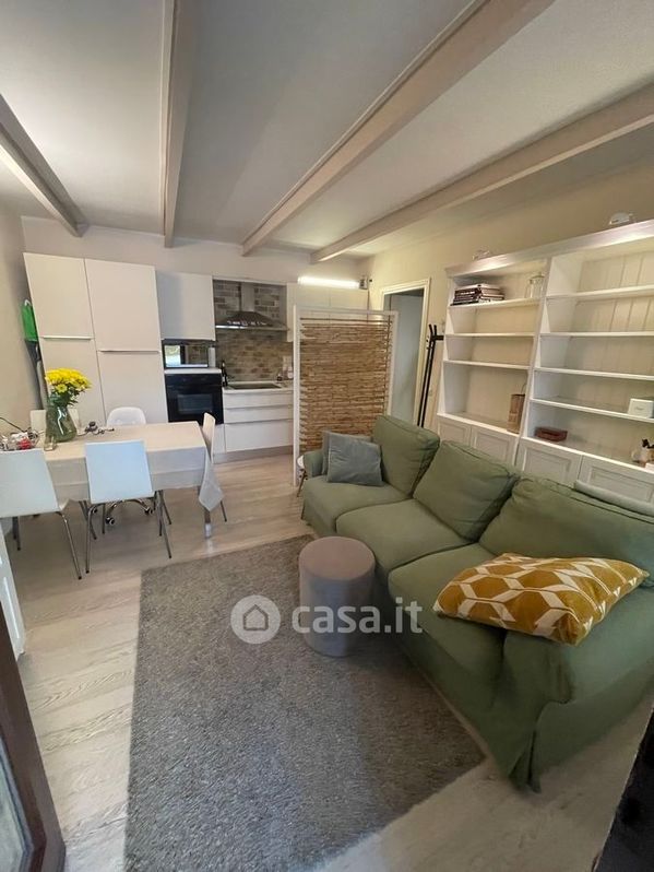 Appartamento in Affitto in Via Vigevano 13 a Milano