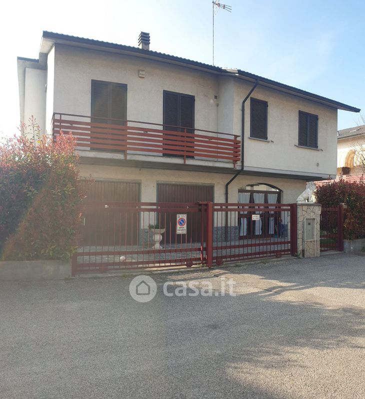 Casa Bi/Trifamiliare in Vendita in Via Emilio Alessandrini a Voghera