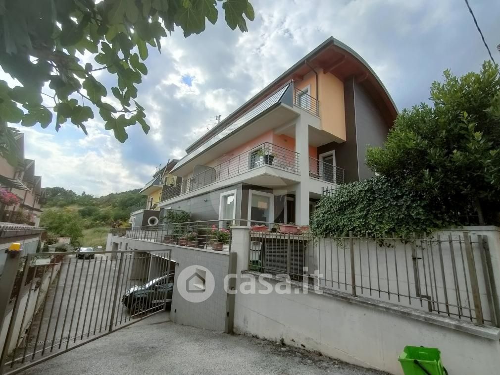 Casa indipendente in Vendita in Via Sant'Onofrio 14 a L'Aquila