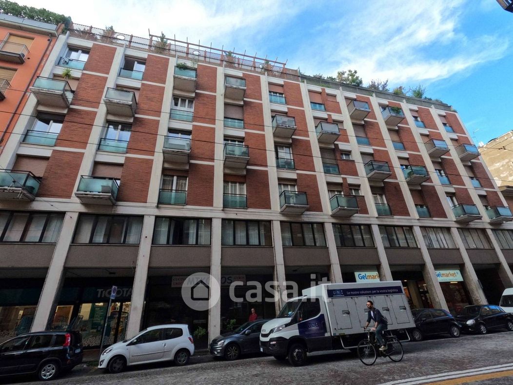 Appartamento in Vendita in Via San Felice 98 a Bologna