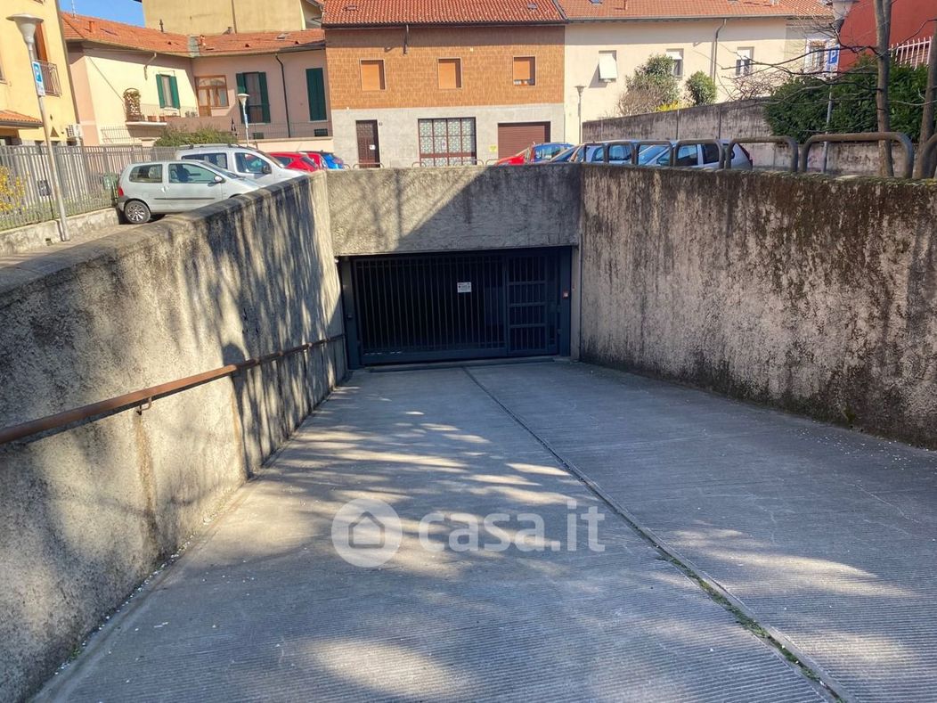 Garage/Posto auto in Vendita in Via Bertola 22 a Novate Milanese
