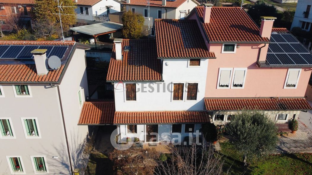 Casa Bi/Trifamiliare in Vendita in Via bedeschi a Alonte