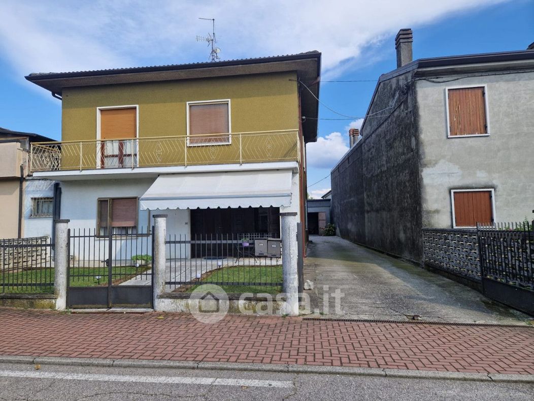Casa Bi/Trifamiliare in Vendita in Via Alcide De Gasperi a San Pietro di Morubio