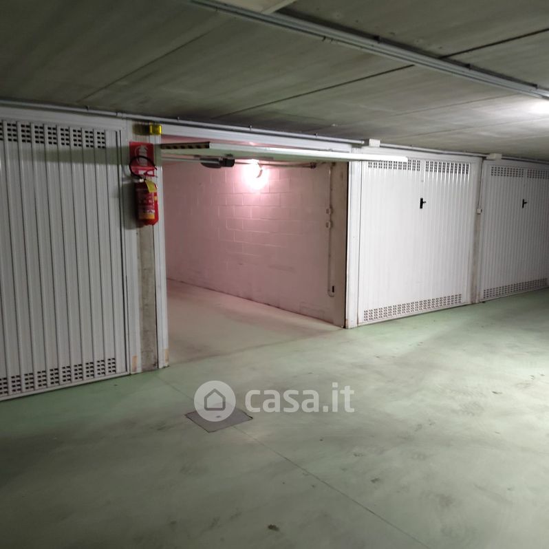 Garage/Posto auto in Affitto in MONTEBELLE a Parma