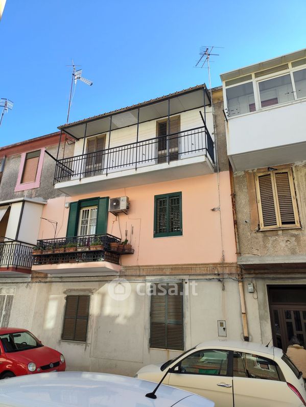 Appartamento in Vendita in Via Agostino Bisazza a Messina