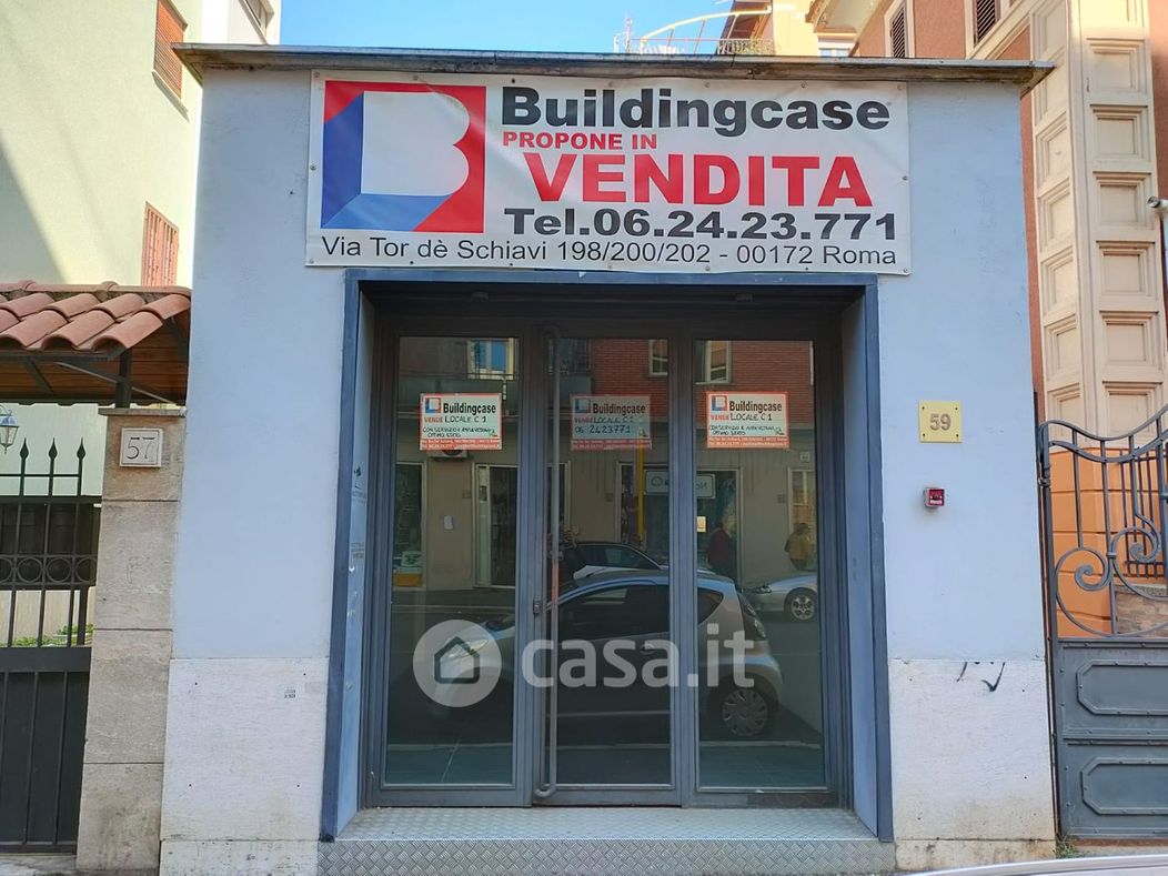 Negozio/Locale commerciale in Vendita in Ad. Via DEI CASTANI a Roma