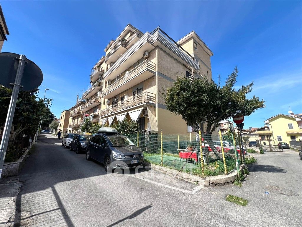 Appartamento in Vendita in Via Villalba 11 a Roma