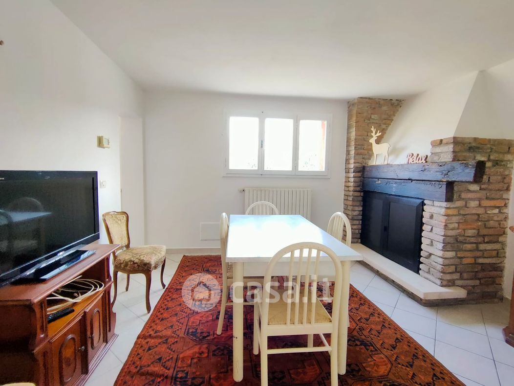 Appartamento in Affitto in Via Almerini a Legnago