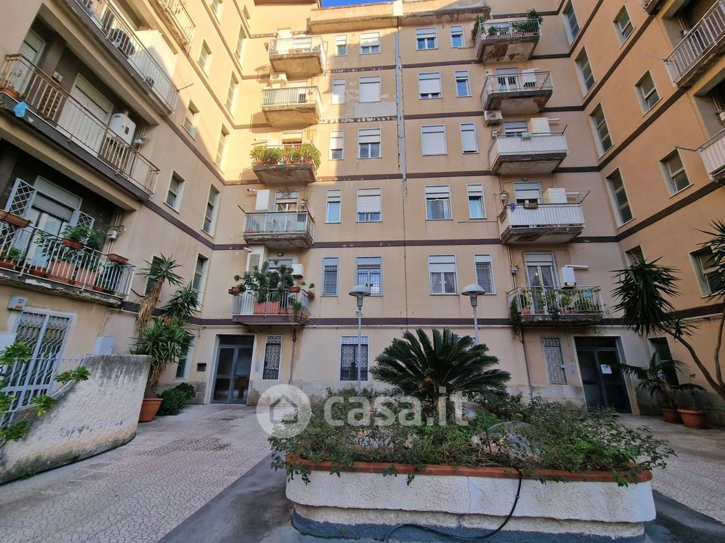 Appartamento in Vendita in Viale Regina Elena 89 a Messina