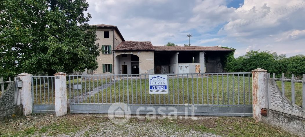 Rustico/Casale in Vendita in Via Santa giustina 27 a Rossano Veneto