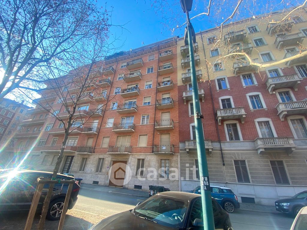 Appartamento in Vendita in Corso Galileo Ferraris 136 a Torino
