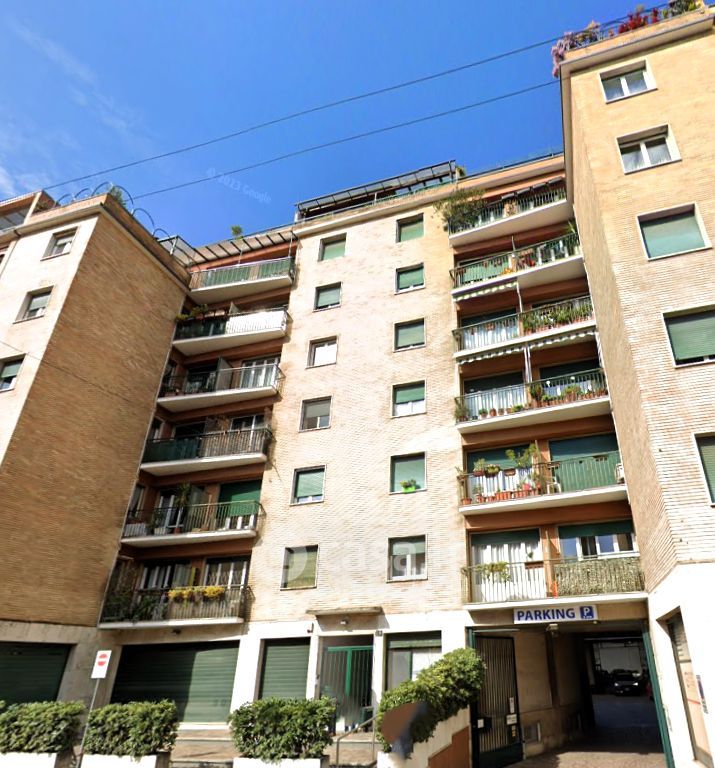 Appartamento in Vendita in Via Francesco Ingegnoli 19 a Milano