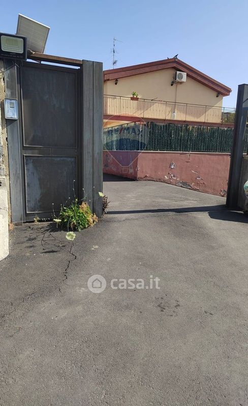 Garage/Posto auto in Vendita in Via Domenico Tempio 15 a Misterbianco