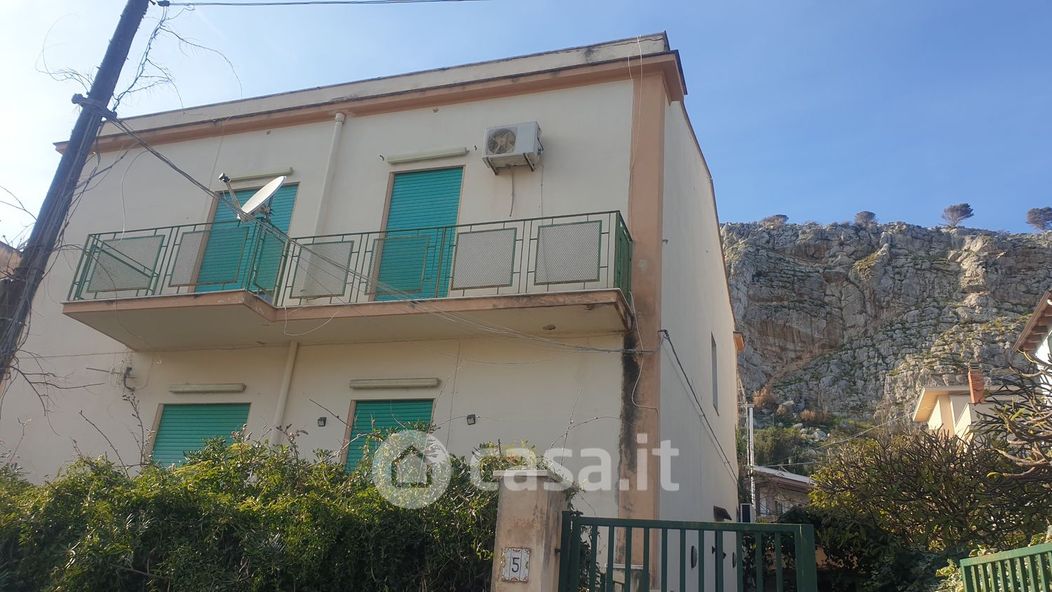 Appartamento in Vendita in Via Mongibello a Palermo