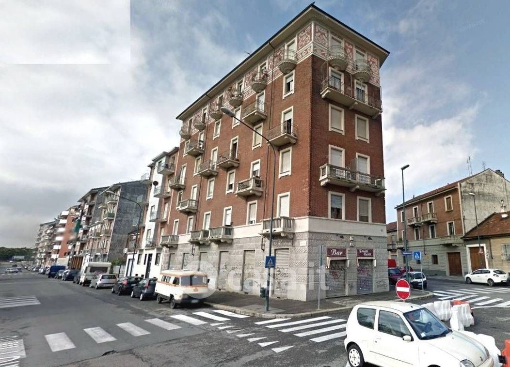 Negozio/Locale commerciale in Affitto in Via Sette Comuni 1 a Torino