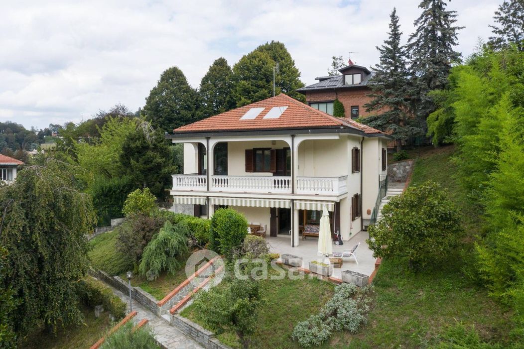 Villa in Vendita in Strada Val Salice a Torino