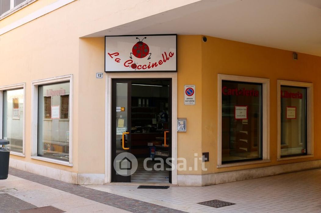 Negozio/Locale commerciale in Vendita in a Legnago