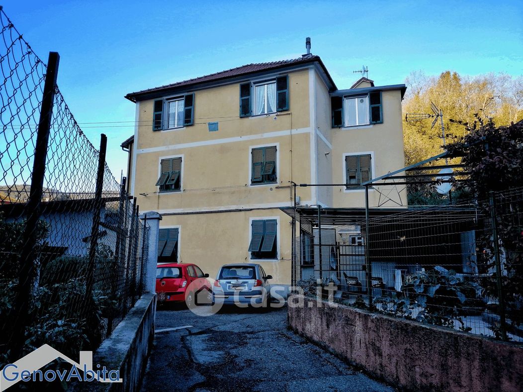 Appartamento in Vendita in Via Geirato 132 a Genova
