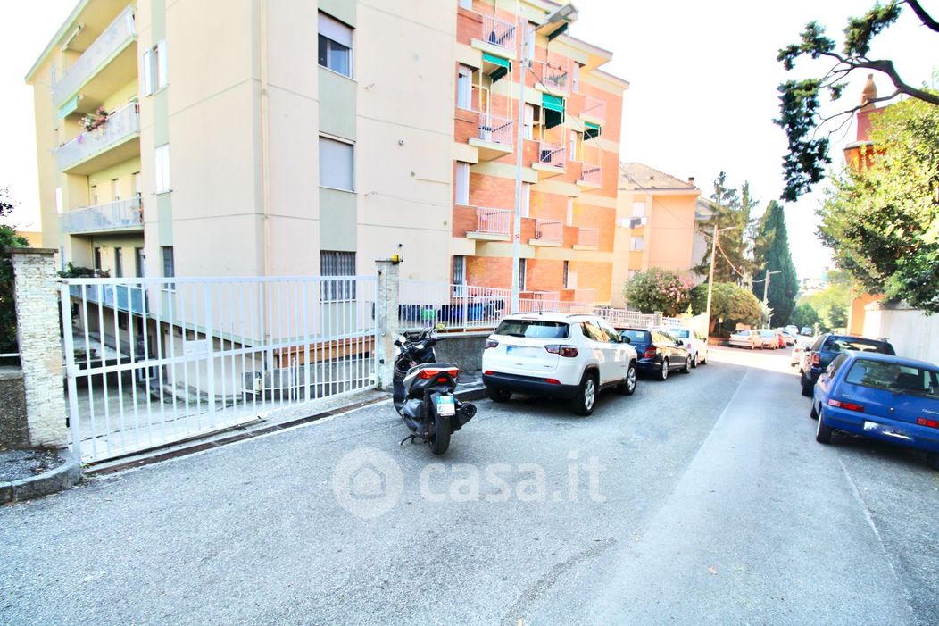 Garage/Posto auto in Vendita in Via Italo D'Eramo a Genova